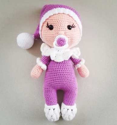Picture of El yapımı peluş oyuncak bebek