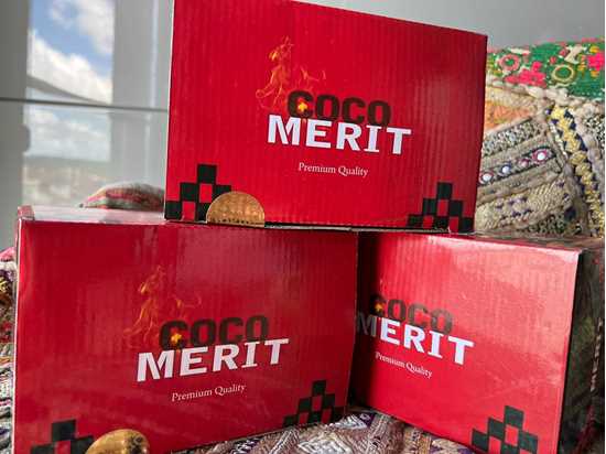 Coco Merit resmi